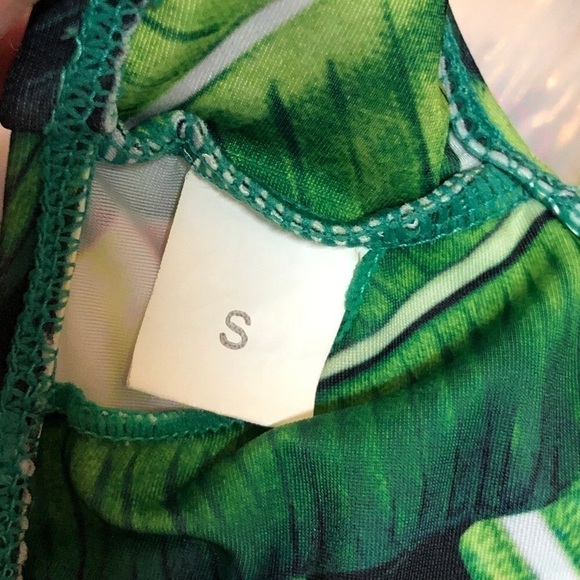 New - Racerback V-Neck Bikini Top Green & White Tropical Palm Print - Size Small - Picture 3 of 3